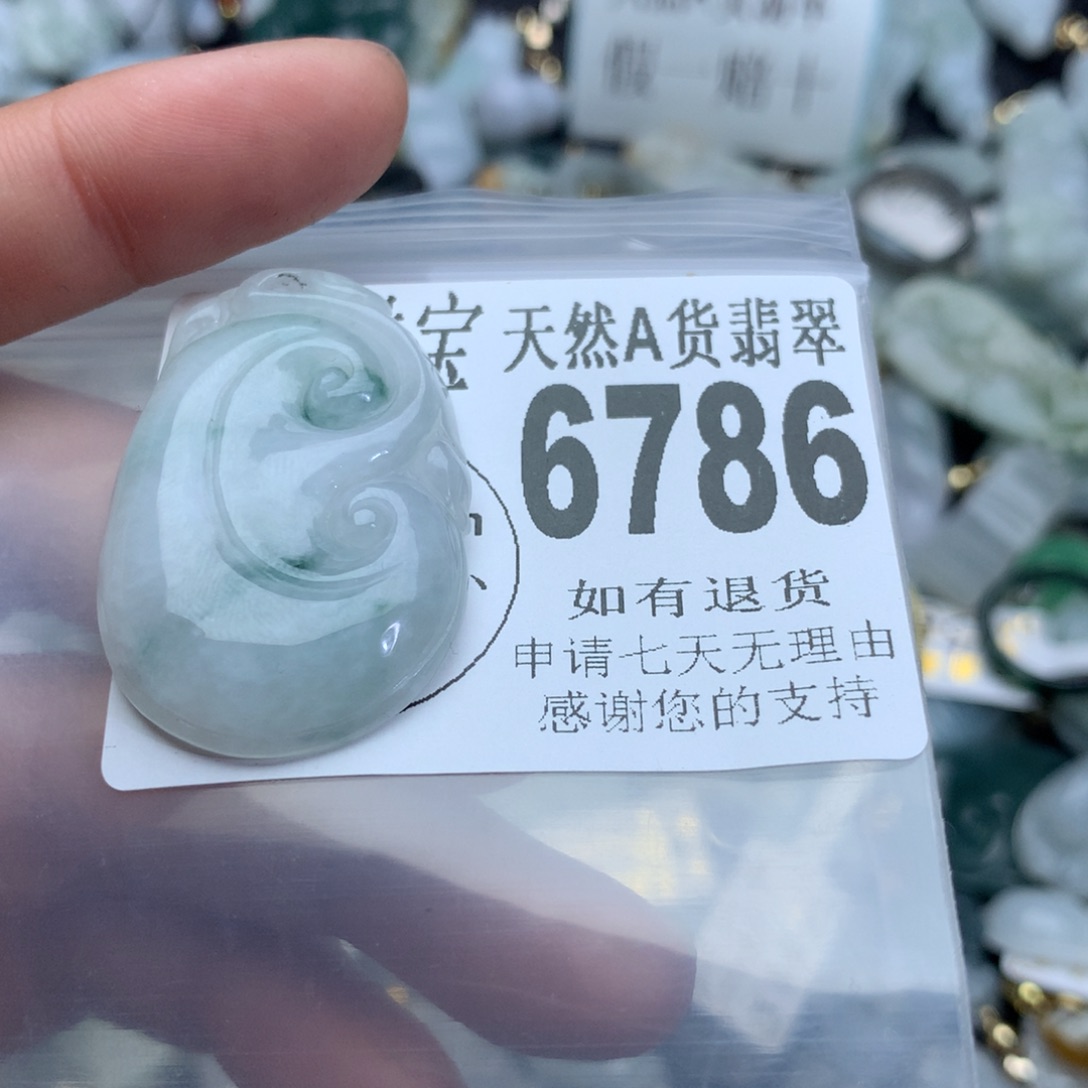 翡翠颈饰未镶嵌6786。