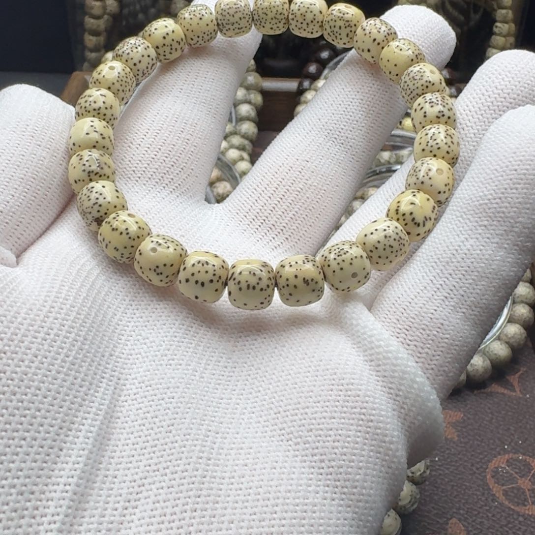 星月菩提吊坠9.8原白奶黄色