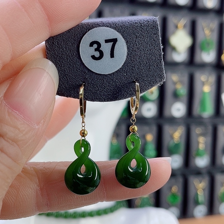 18K金镶嵌和田玉耳饰