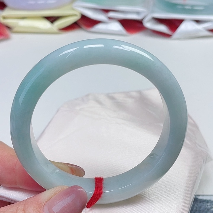 翡翠手镯未镶嵌缅甸翡翠