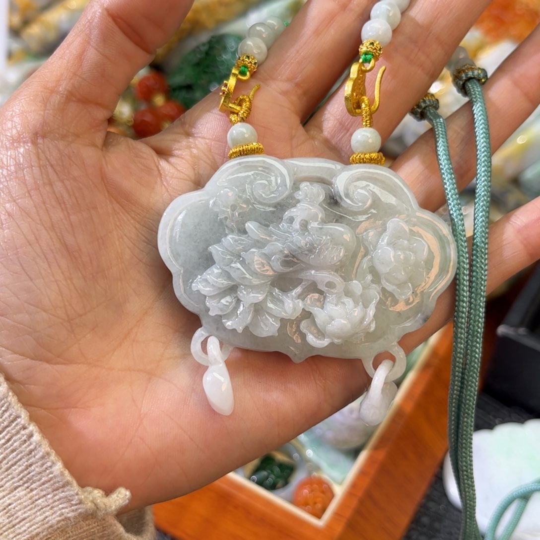 翡翠颈饰未镶嵌待编款