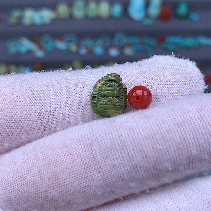 南红玛瑙未镶嵌珠宝奇石