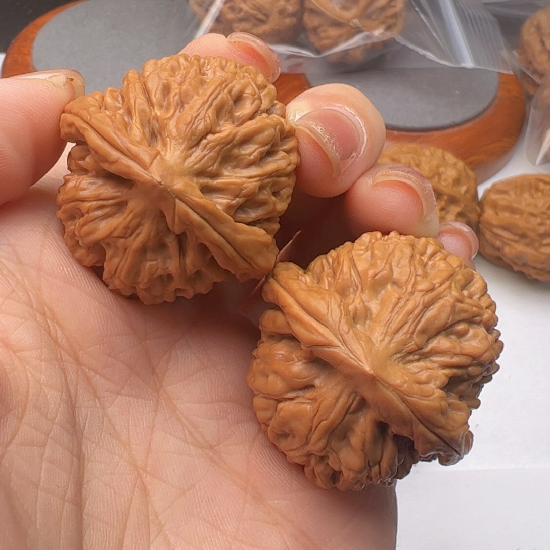 文玩核桃吊坠莲花34