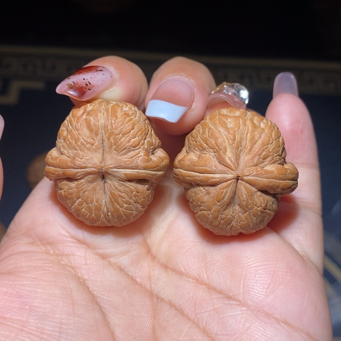 文玩核桃吊坠29尺全品平谷元宝异形