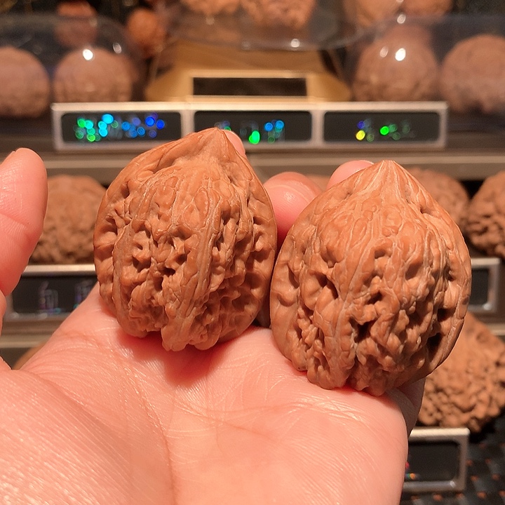 文玩核桃把件赤龙
