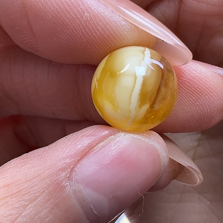 蜜蜡未镶嵌珠宝奇石