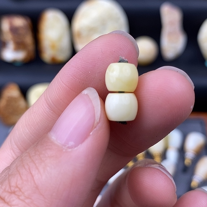 琥珀未镶嵌裸石7对珠c682