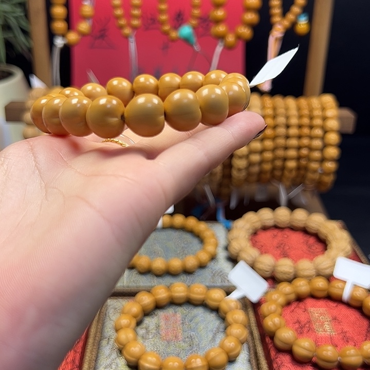 猴头核桃吊坠全品爱心（仅微微反油）