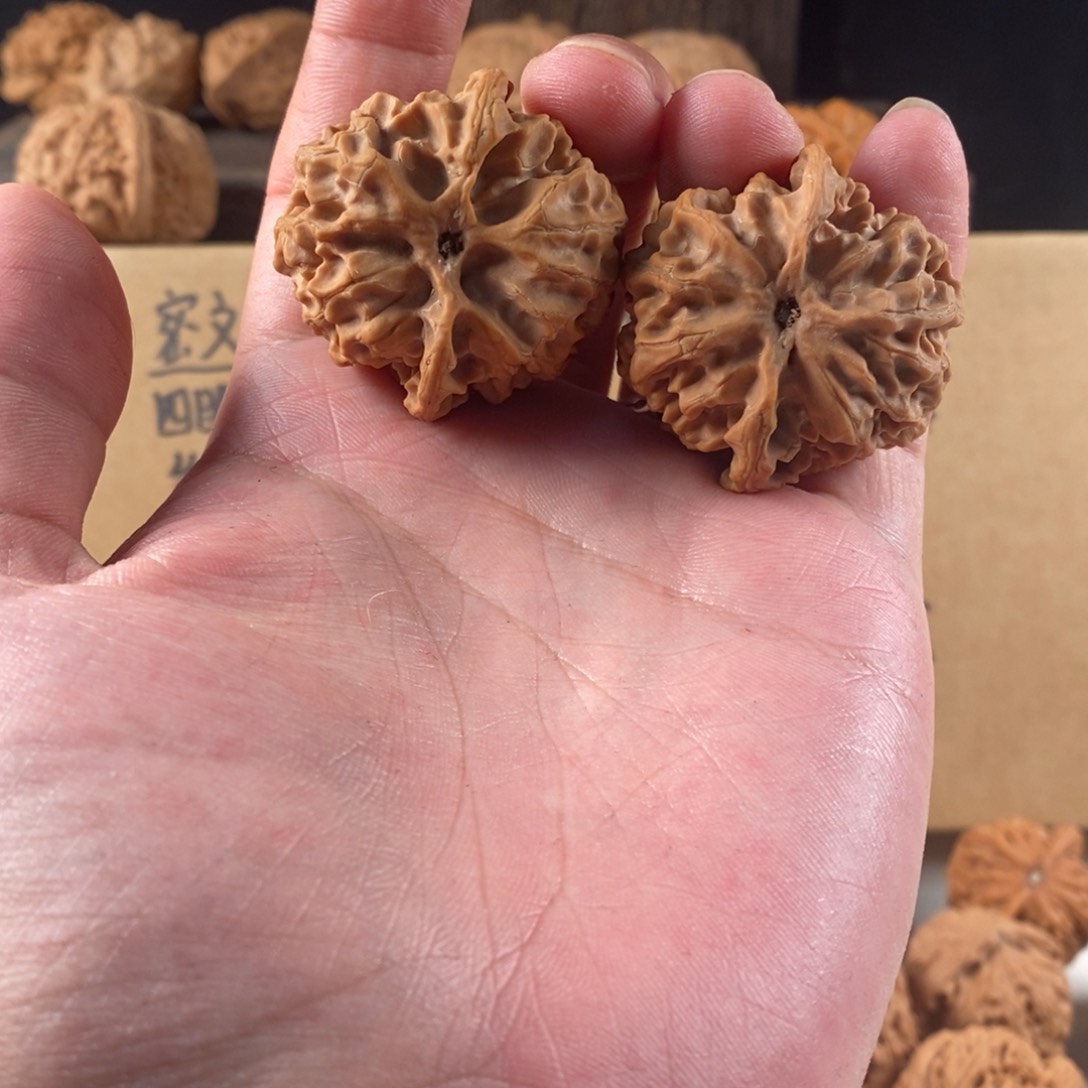 文玩核桃吊坠7****O39苹果园