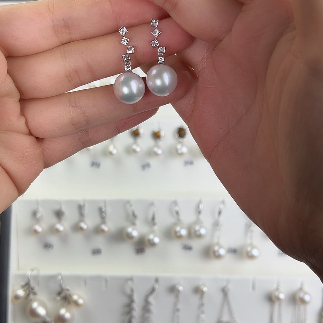 礼***迩淡水珍珠银S925镶嵌耳饰