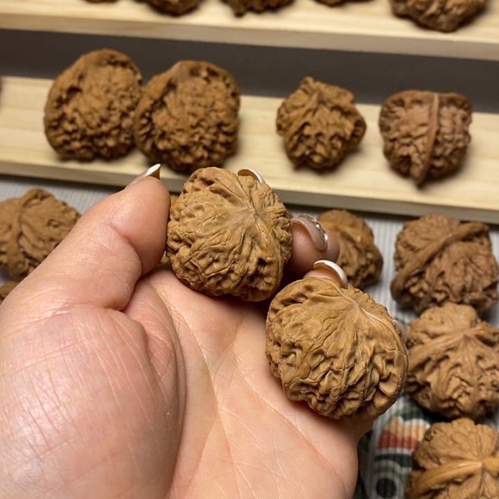 文玩核桃吊坠核王