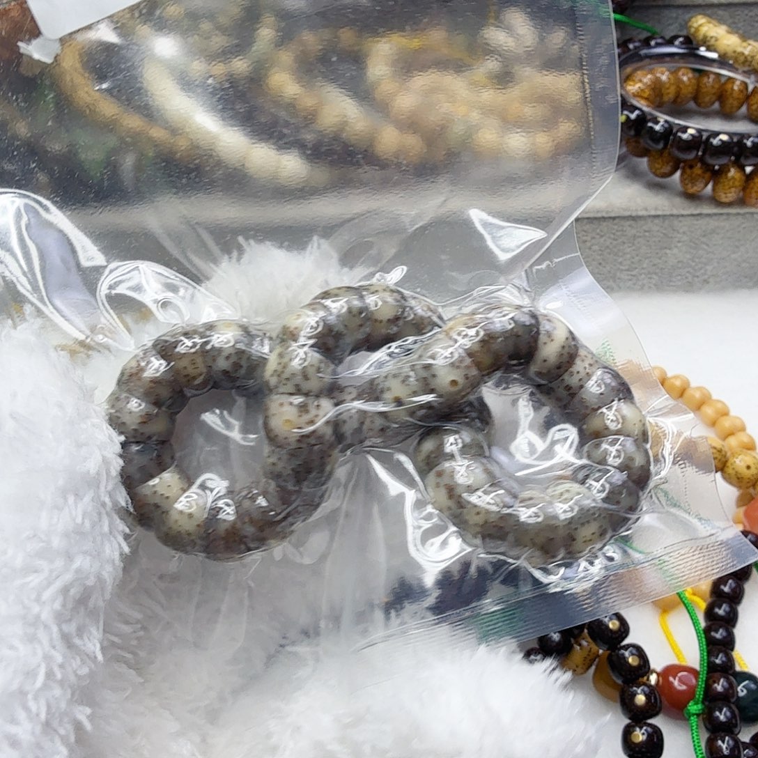 星月菩提手串19星月菩提单圈大肠黑冰1.0