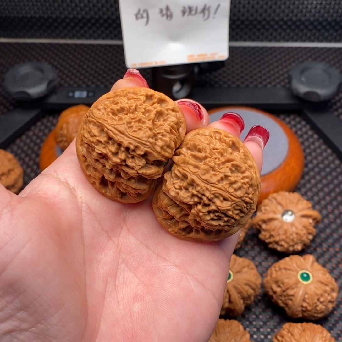 文玩核桃把件残****惜南疆