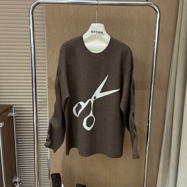 有尾｜新款双面提花剪刀鱼骨套装头毛衣2125409