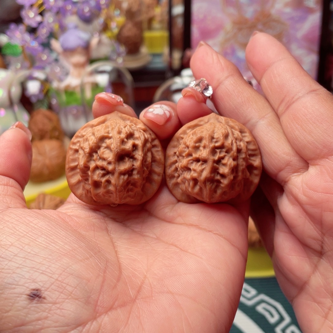 【闪购商品】文玩核桃把件瓷娃娃35