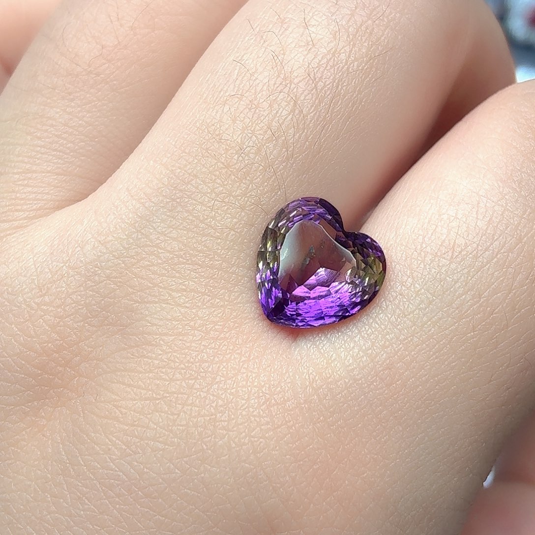 足银培育紫黄晶色宝石