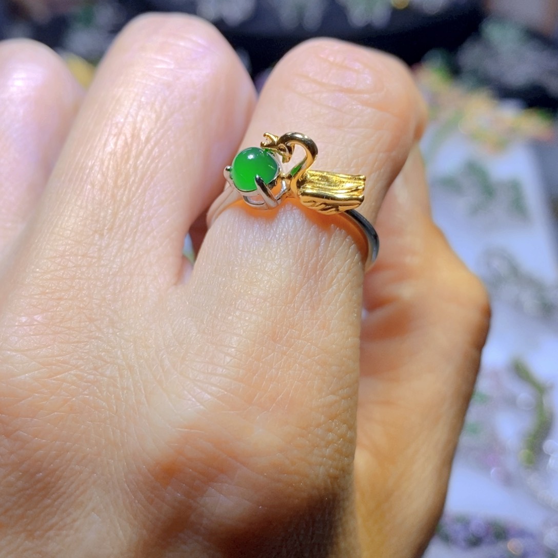 翡翠颈饰银S925镶嵌天然翡翠