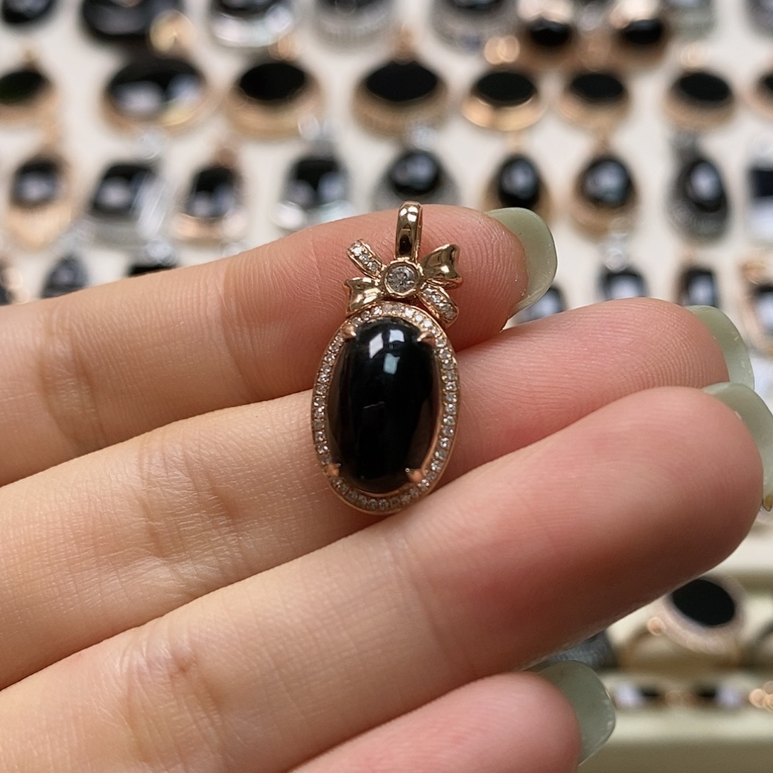 翡翠18K金镶嵌颈饰天然翡翠墨翠