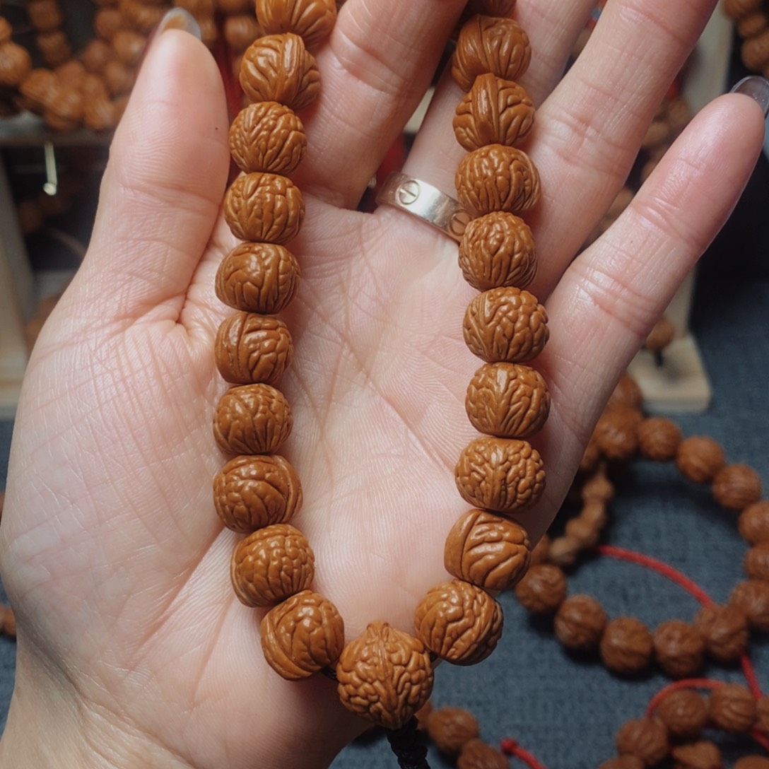 桃核吊坠龙纹桃枭