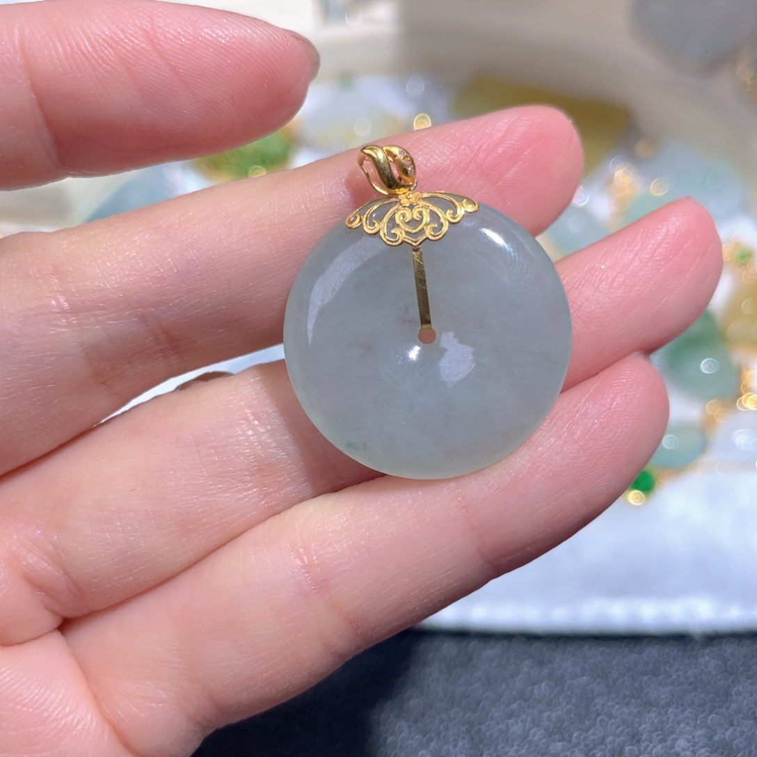 翡翠颈饰18K金镶嵌翡翠