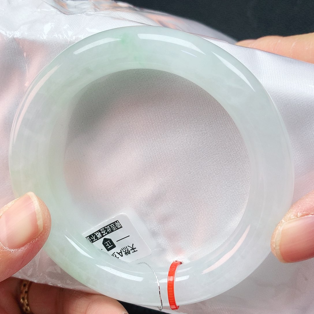翡翠手镯未镶嵌57+胖