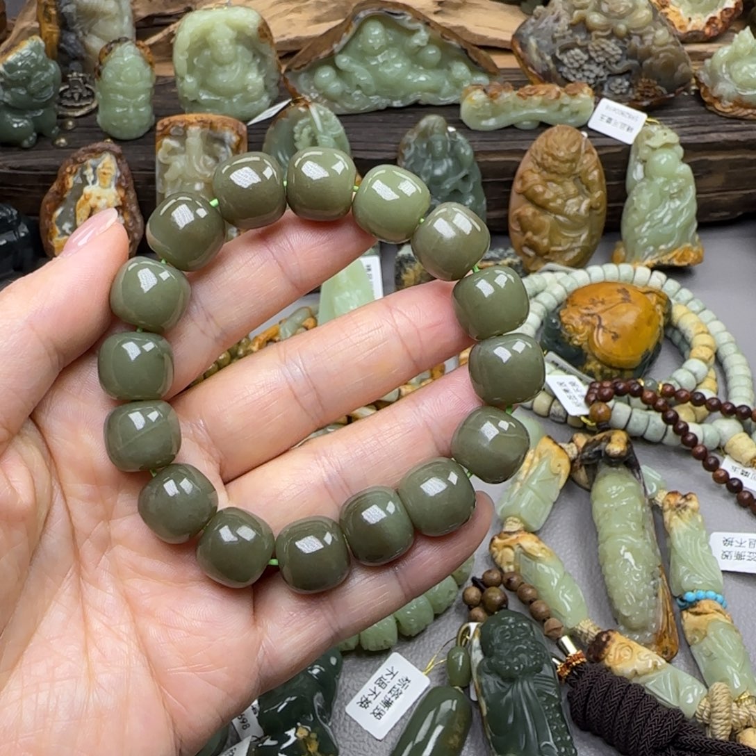 岫岩河磨玉（透闪石质玉）未镶嵌珠宝奇石