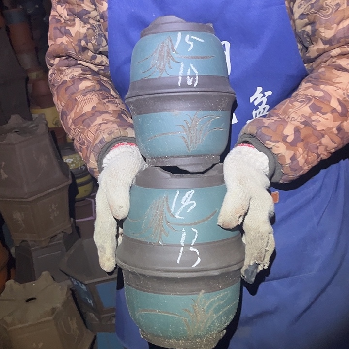 紫砂花盆紫砂花盆是指利用