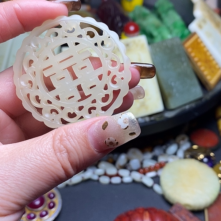 和田玉（糖玉）未镶嵌颈饰