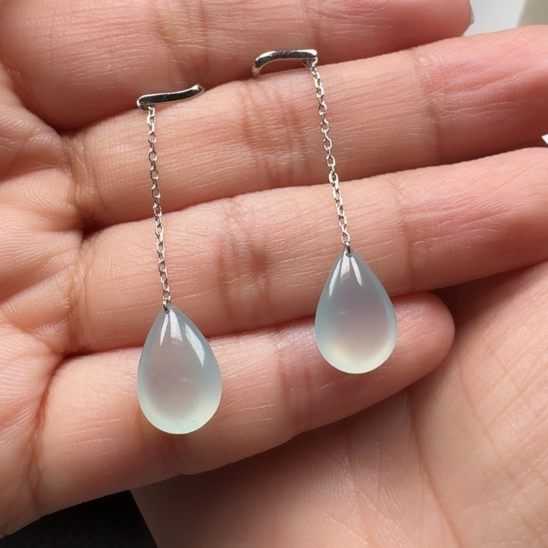 M***2翡翠18K金镶嵌颈饰