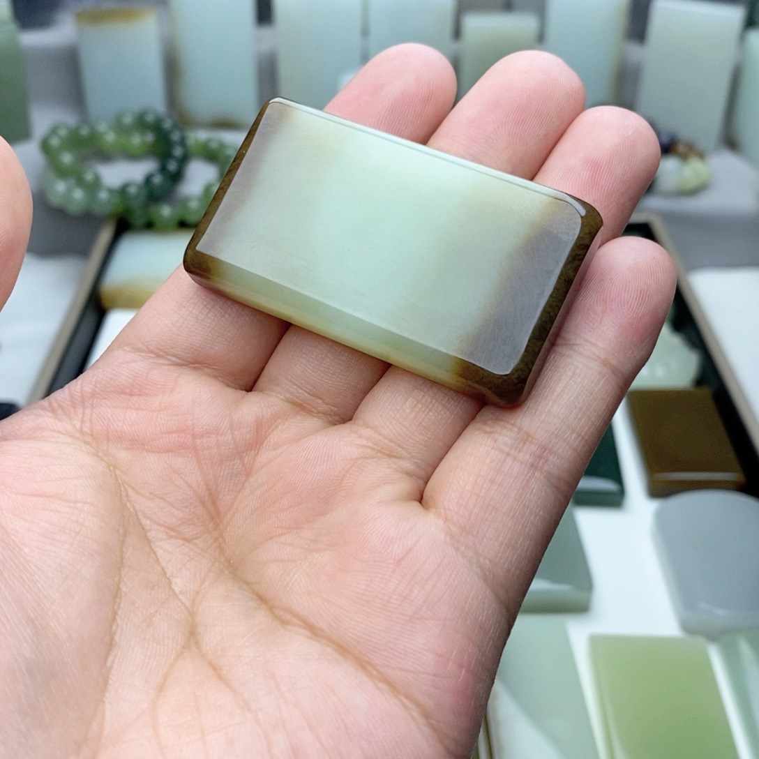 和田玉未镶嵌颈饰夢*?