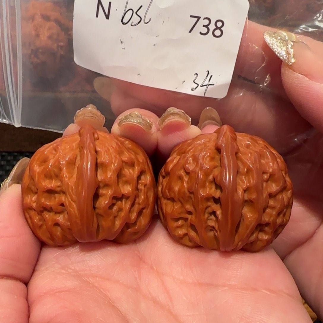 桃核吊坠白狮子34精品