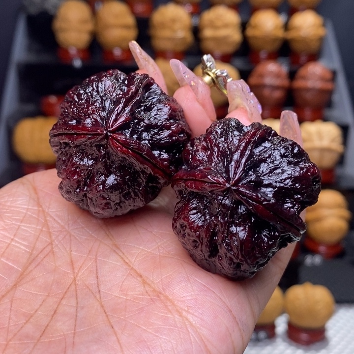 文玩核桃把件金刚岩三棱41号