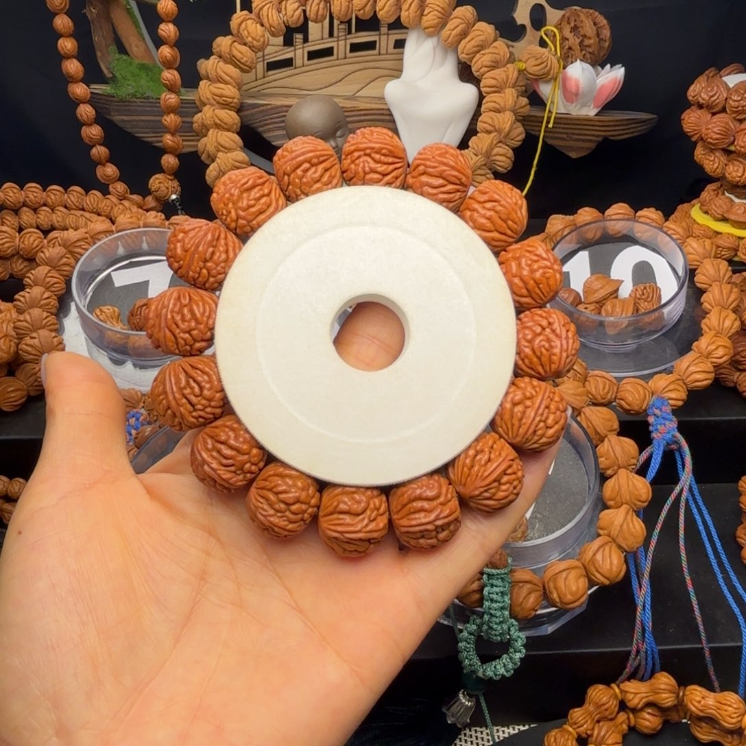 *****桃核吊坠野生红魔满天星18尺寸