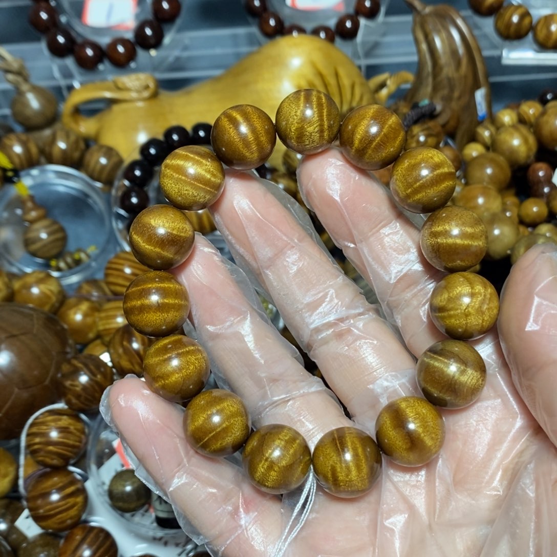 金丝楠木雕工艺品15