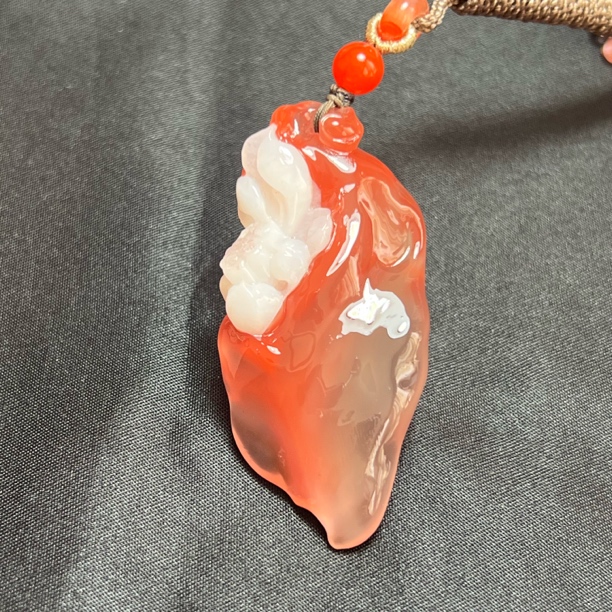 南红俏色莲花25.1g55.7*26.2*12.7mmB11