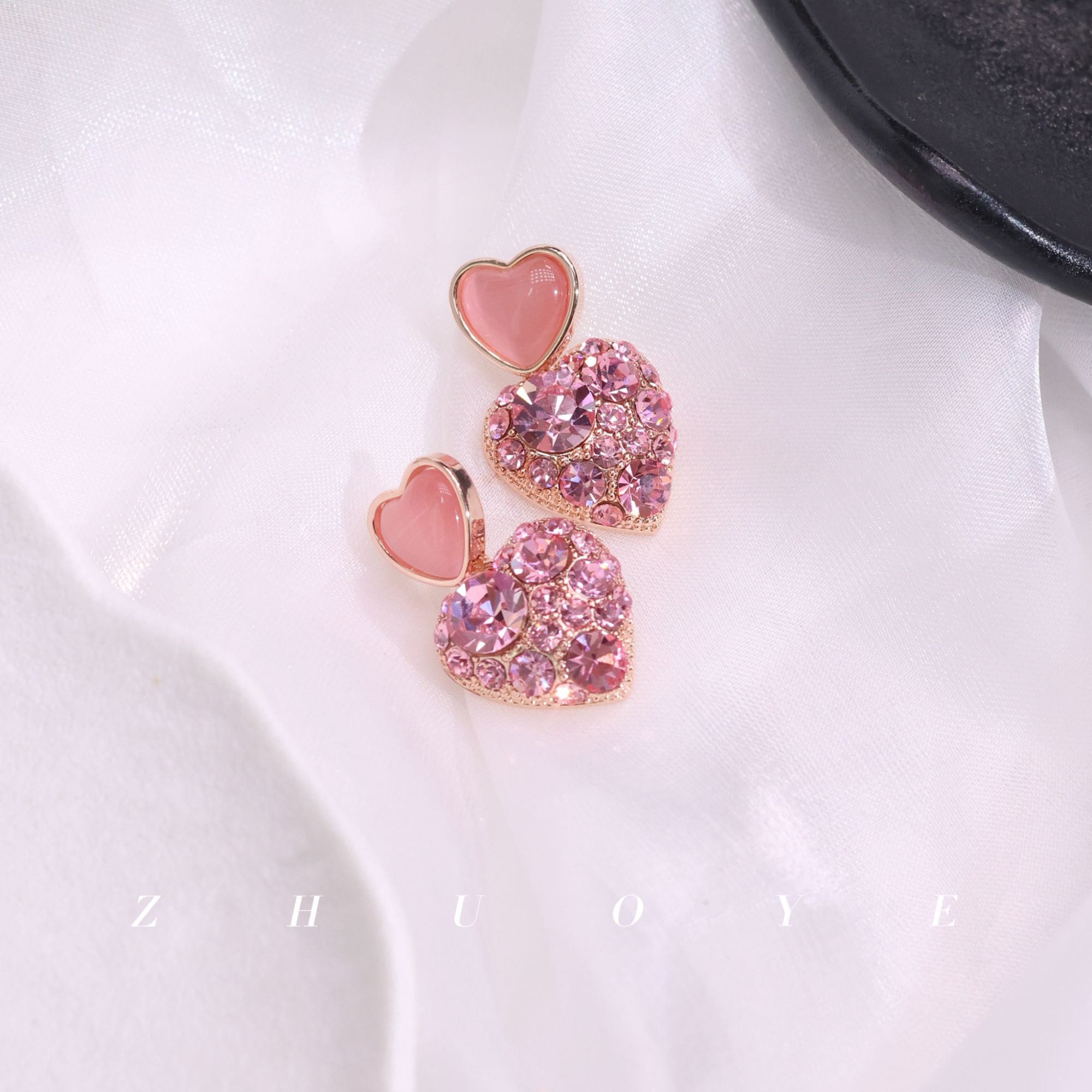 黄铜耳饰 灼晔•粉红爱心 灼晔高级感爆闪时尚高级轻奢爱心耳饰