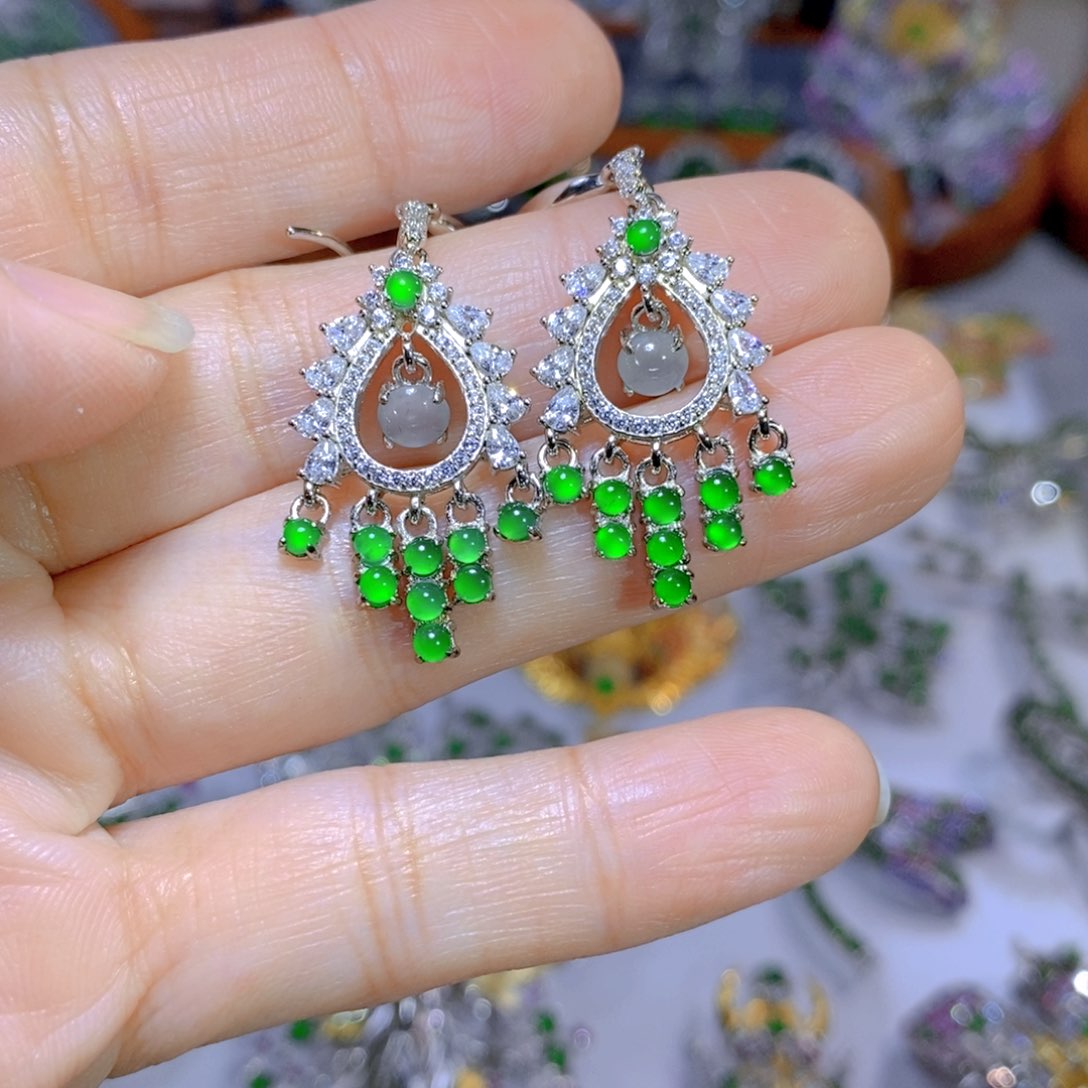 翡翠颈饰银S925镶嵌天然翡翠