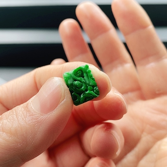 翡翠未镶嵌耳饰莉*挂件