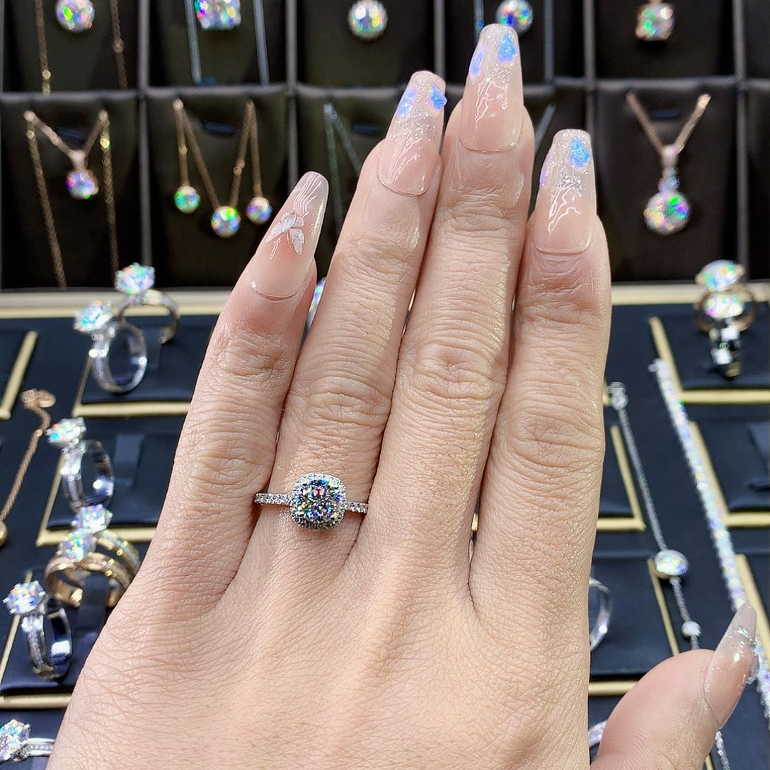 合成碳硅石（莫桑石）戒指/指环18K金镶嵌凤*翼