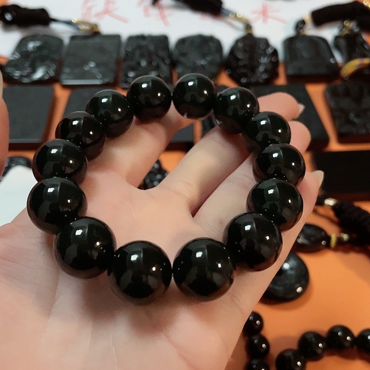 翡翠颈饰未镶嵌月*娅