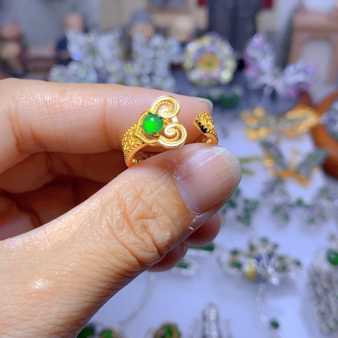 翡翠耳钉银S925镶嵌天然翡翠