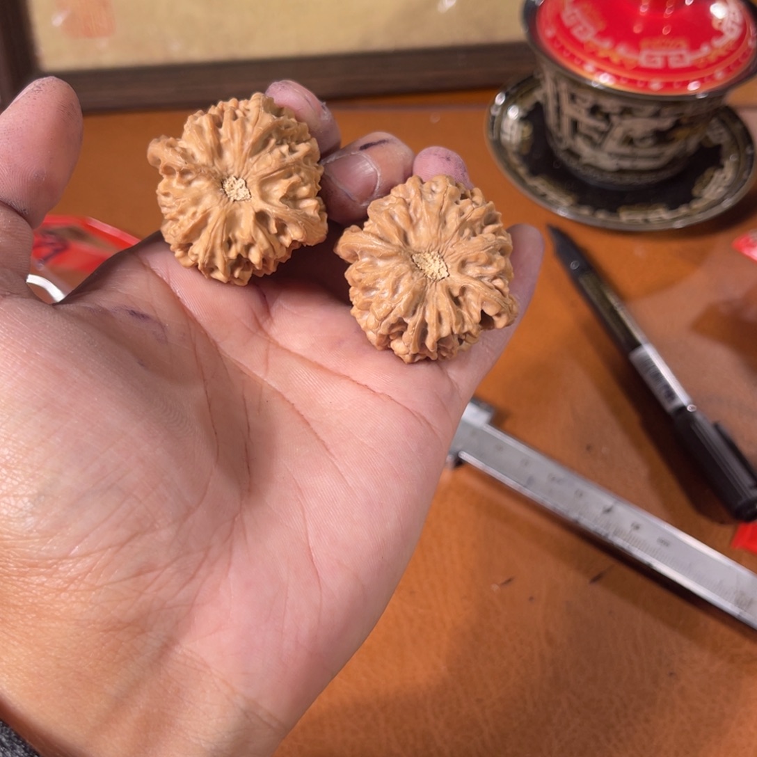 1***+吊坠文玩核桃龙门涧