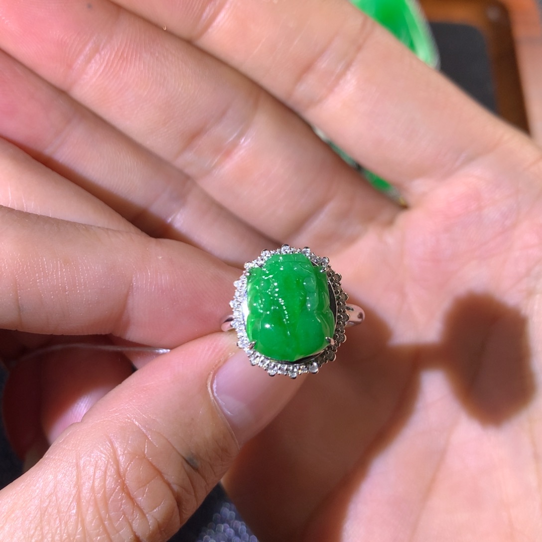 翡翠18K金镶嵌戒指翡翠