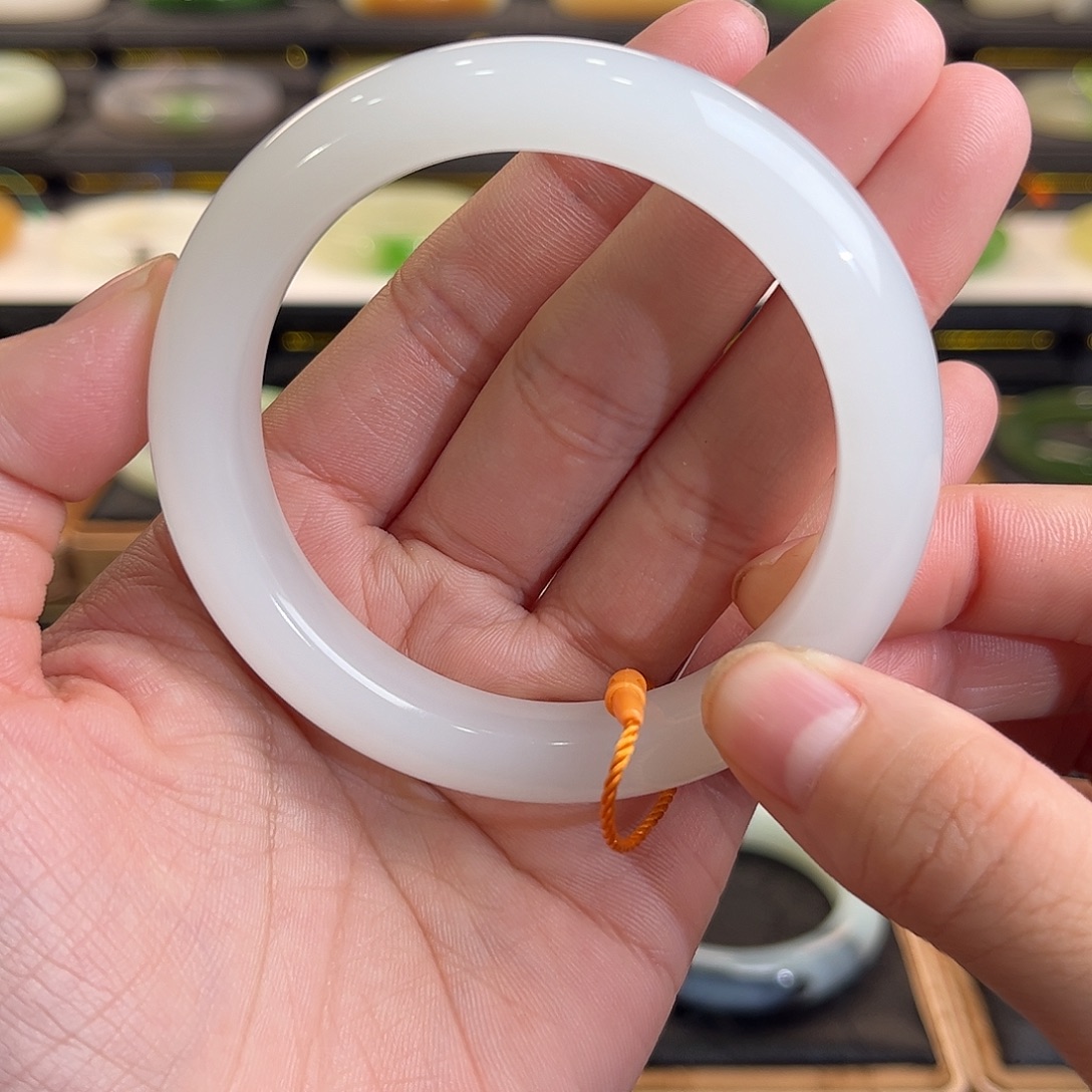 和田玉未镶嵌手镯高冰白玉