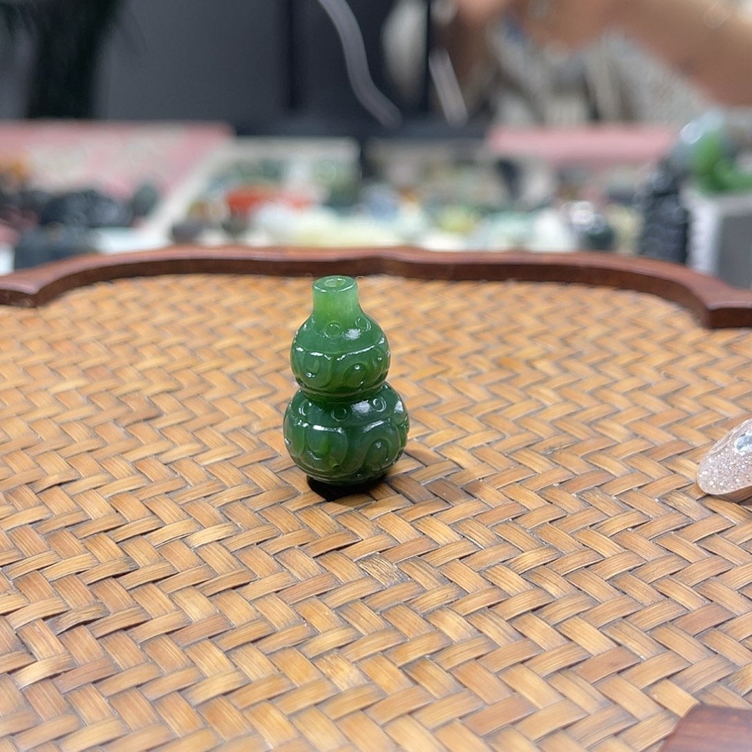 和田玉未镶嵌颈饰碧玉葫芦