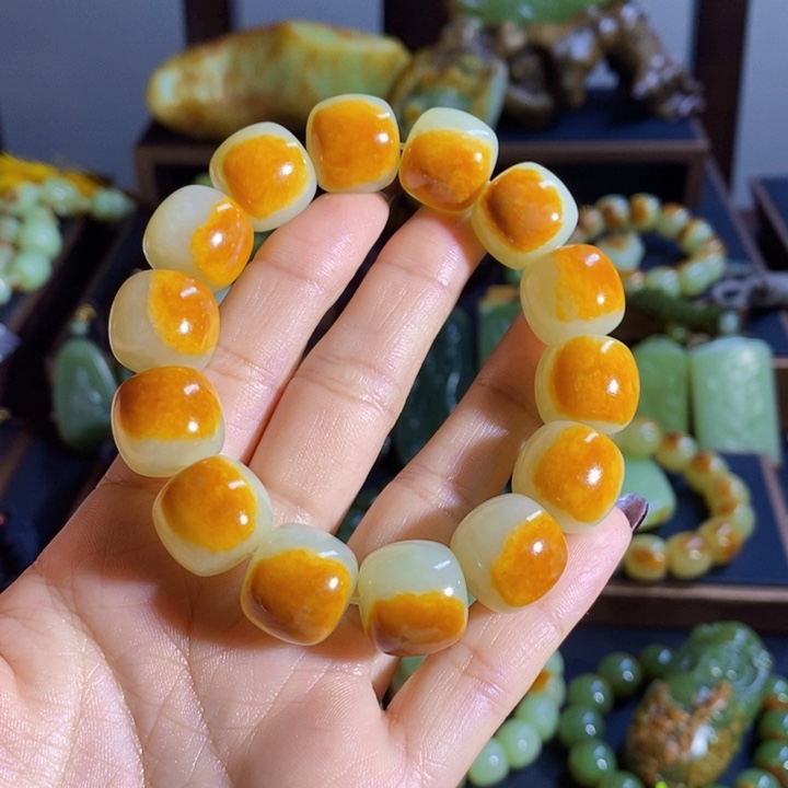 和田玉手链未镶嵌牟****化