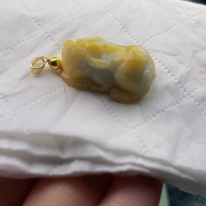 翡翠未镶嵌颈饰挂件