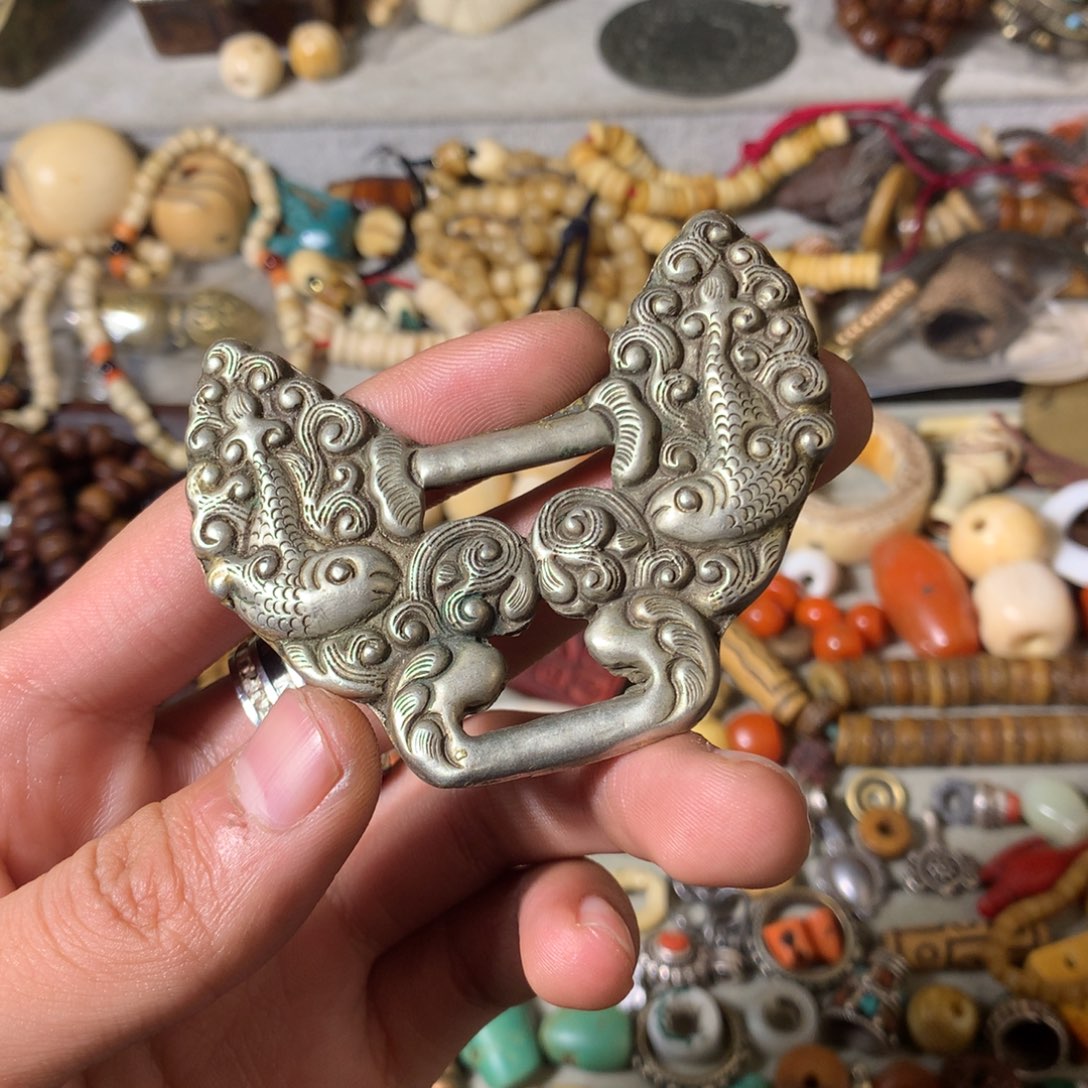 把***希树脂制品扎西德勒扎西德勒
