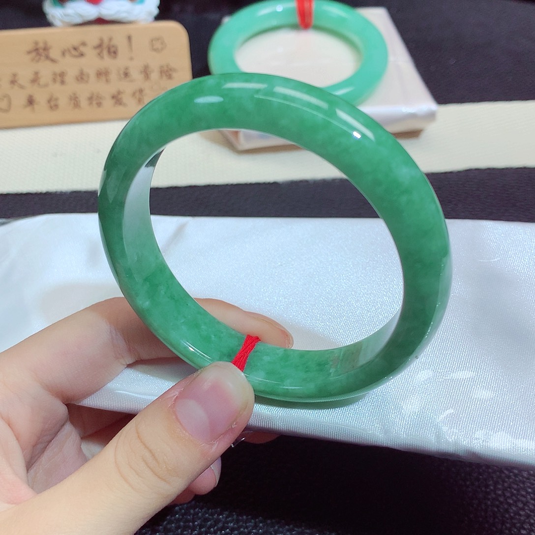 翡翠未镶嵌手镯7054