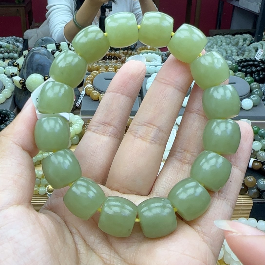 和田玉手链未镶嵌福利有包容